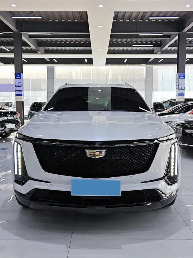 2025 Cadillac XT5 2.0T 237HP L4 9AT,autocango,china used car exporter,china ev exporter,chinese used car exporter,chinese used ev exporter