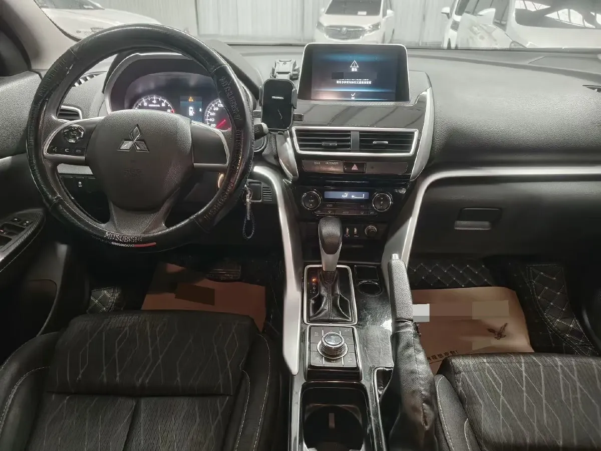 2022 Mitsubishi Eclipse Cross 1.5T 170HP L4 CVT,autocango,china used car exporter,china ev exporter,chinese used car exporter,chinese used ev exporter