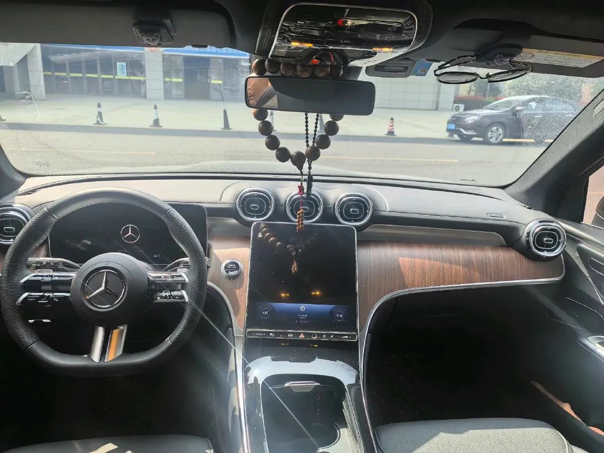 2024 Mercedes-Benz GLC Class 2.0T 258HP L4 9AT,autocango,china used car exporter,china ev exporter,chinese used car exporter,chinese used ev exporter