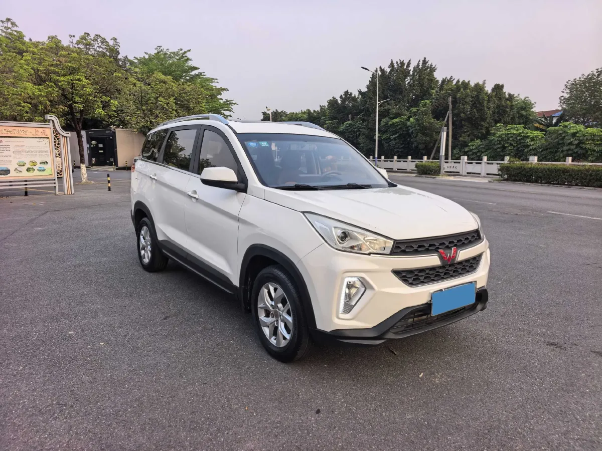 2019 WuLing HongGuang S3 1.5L 112HP L4 6MT,autocango,china used car exporter,china ev exporter,chinese used car exporter,chinese used ev exporter