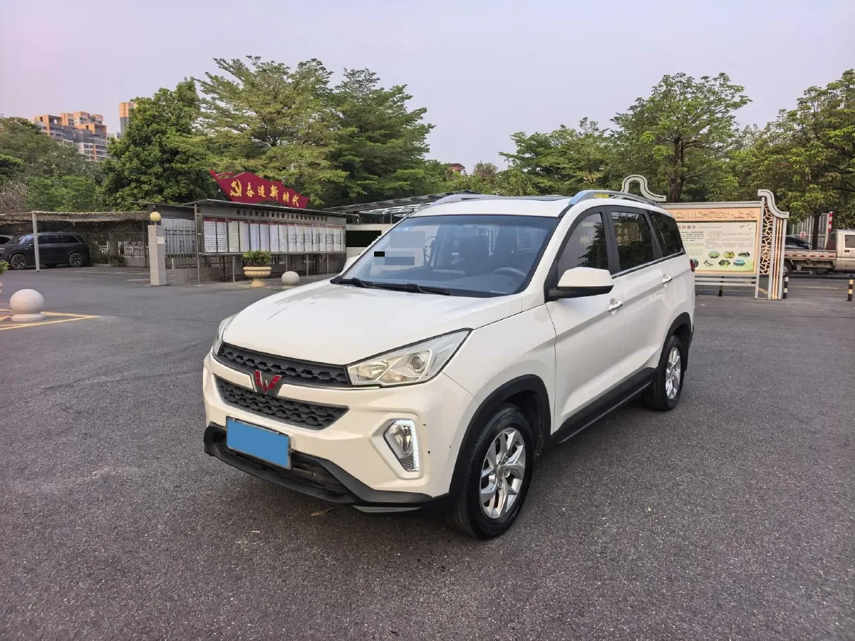 2019 WuLing HongGuang S3 1.5L 112HP L4 6MT,autocango,china used car exporter,china ev exporter,chinese used car exporter,chinese used ev exporter
