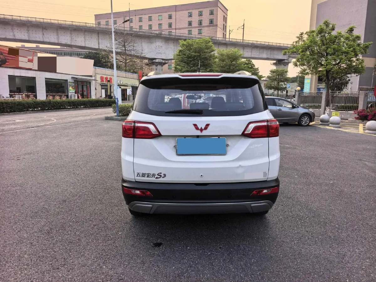 2019 WuLing HongGuang S3 1.5L 112HP L4 6MT,autocango,china used car exporter,china ev exporter,chinese used car exporter,chinese used ev exporter
