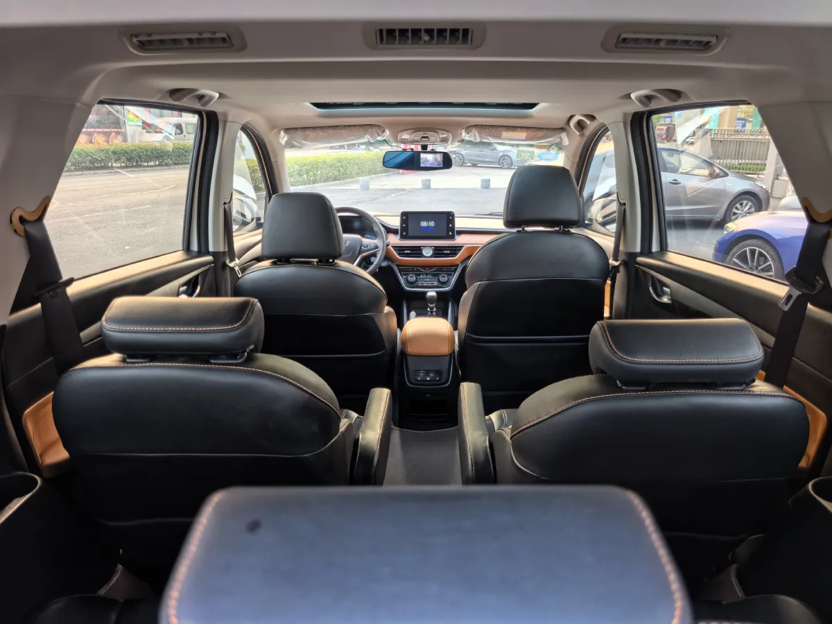 2019 WuLing HongGuang S3 1.5L 112HP L4 6MT,autocango,china used car exporter,china ev exporter,chinese used car exporter,chinese used ev exporter