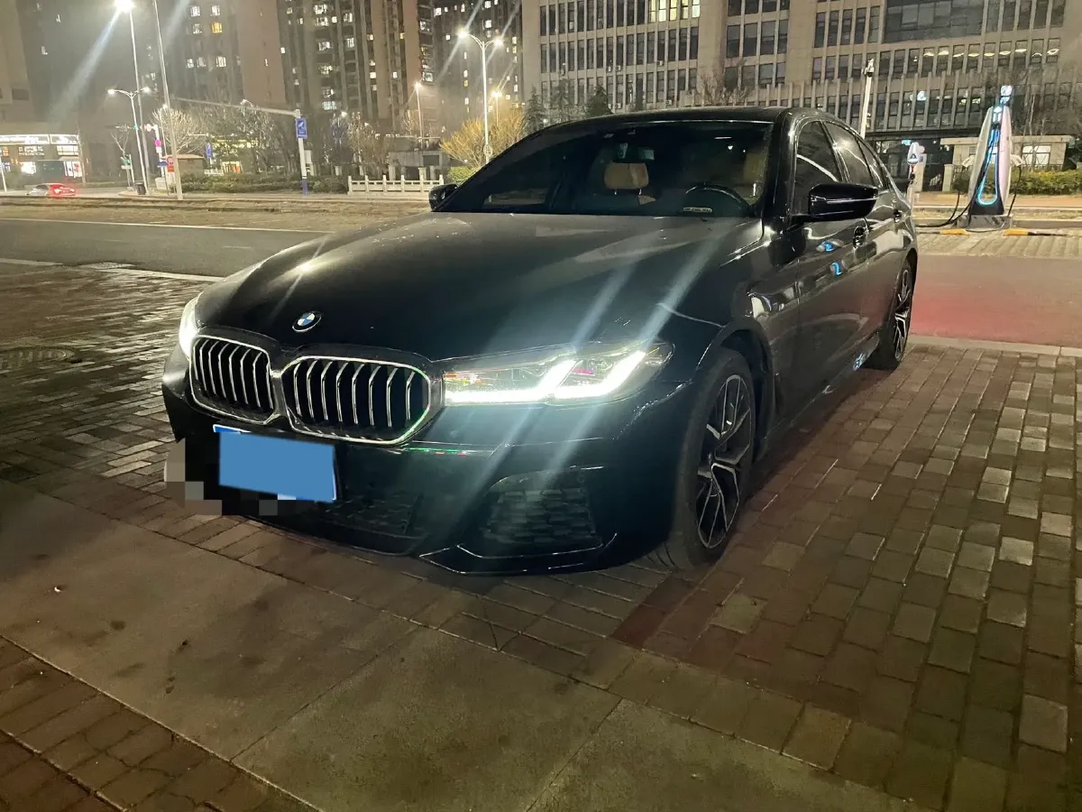 2022 BMW 5 Series 2.0T 252HP L4 8AT,autocango,china used car exporter,china ev exporter,chinese used car exporter,chinese used ev exporter