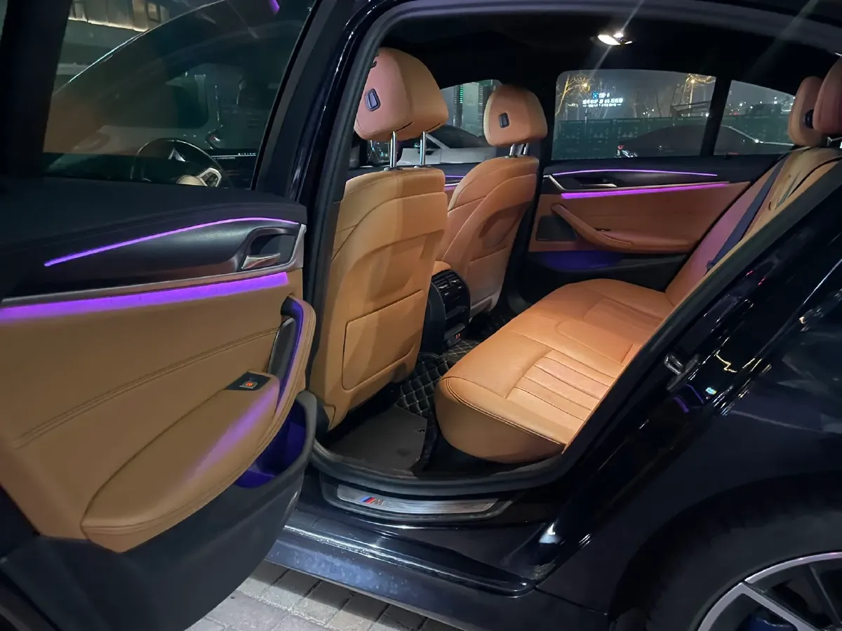 2022 BMW 5 Series 2.0T 252HP L4 8AT,autocango,china used car exporter,china ev exporter,chinese used car exporter,chinese used ev exporter