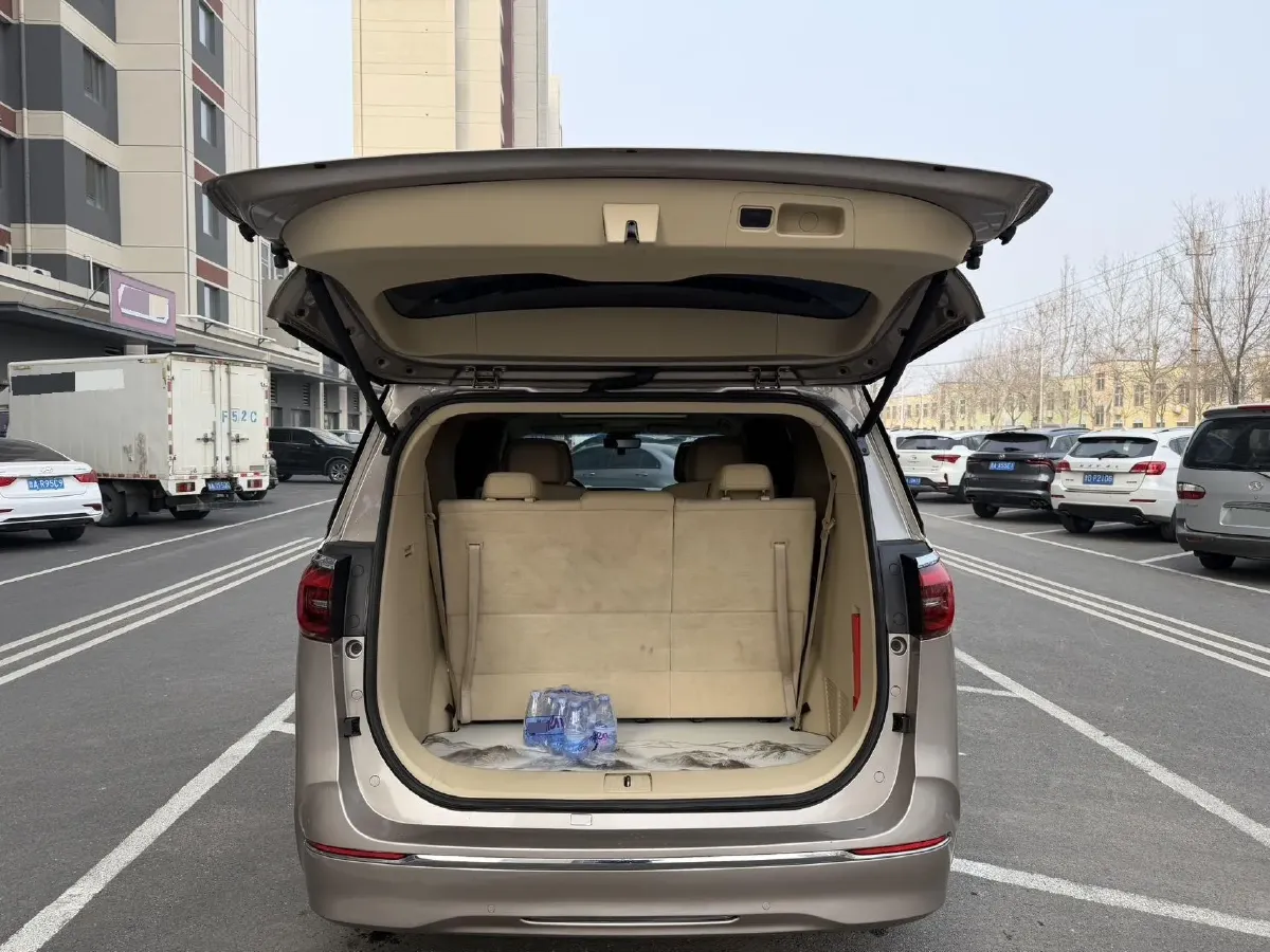 2022 Buick GL8 2.0T 237HP L4 9AT,autocango,china used car exporter,china ev exporter,chinese used car exporter,chinese used ev exporter