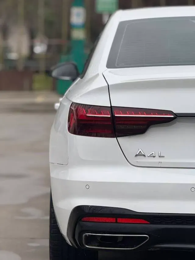 2023 Audi A4L 2.0T 190HP L4 7DCT,autocango,china used car exporter,china ev exporter,chinese used car exporter,chinese used ev exporter