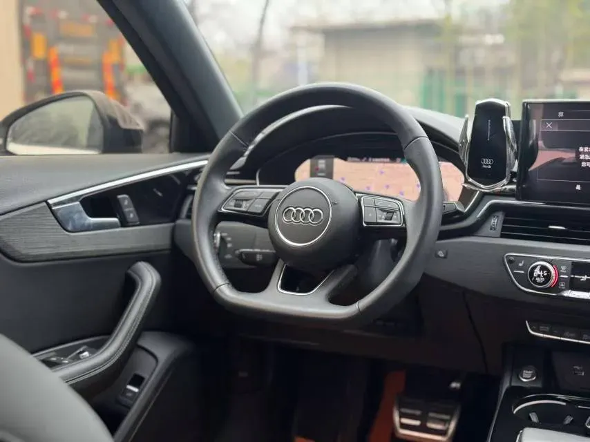 2023 Audi A4L 2.0T 190HP L4 7DCT,autocango,china used car exporter,china ev exporter,chinese used car exporter,chinese used ev exporter