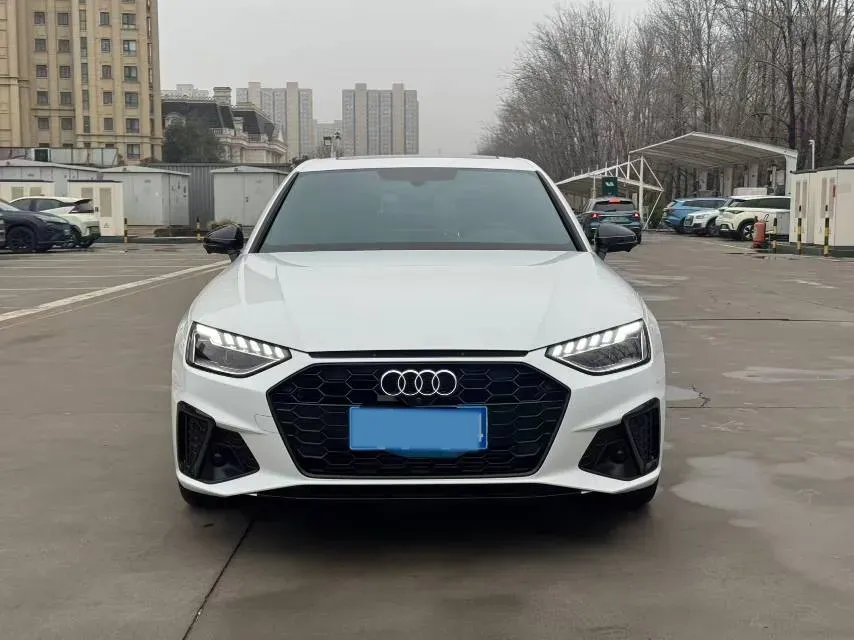 2023 Audi A4L 2.0T 190HP L4 7DCT,autocango,china used car exporter,china ev exporter,chinese used car exporter,chinese used ev exporter
