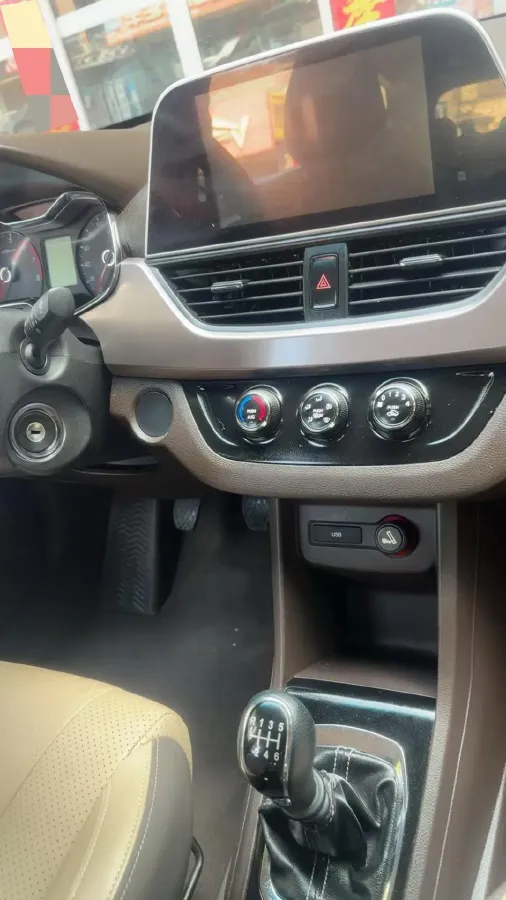 2017 BaoJun 310W 1.5L 112HP L4 6MT,autocango,china used car exporter,china ev exporter,chinese used car exporter,chinese used ev exporter