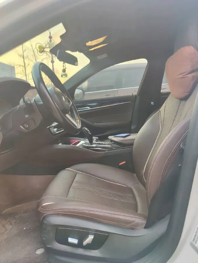 2021 BMW 5 Series 2.0T 184HP L4 8AT,autocango,china used car exporter,china ev exporter,chinese used car exporter,chinese used ev exporter