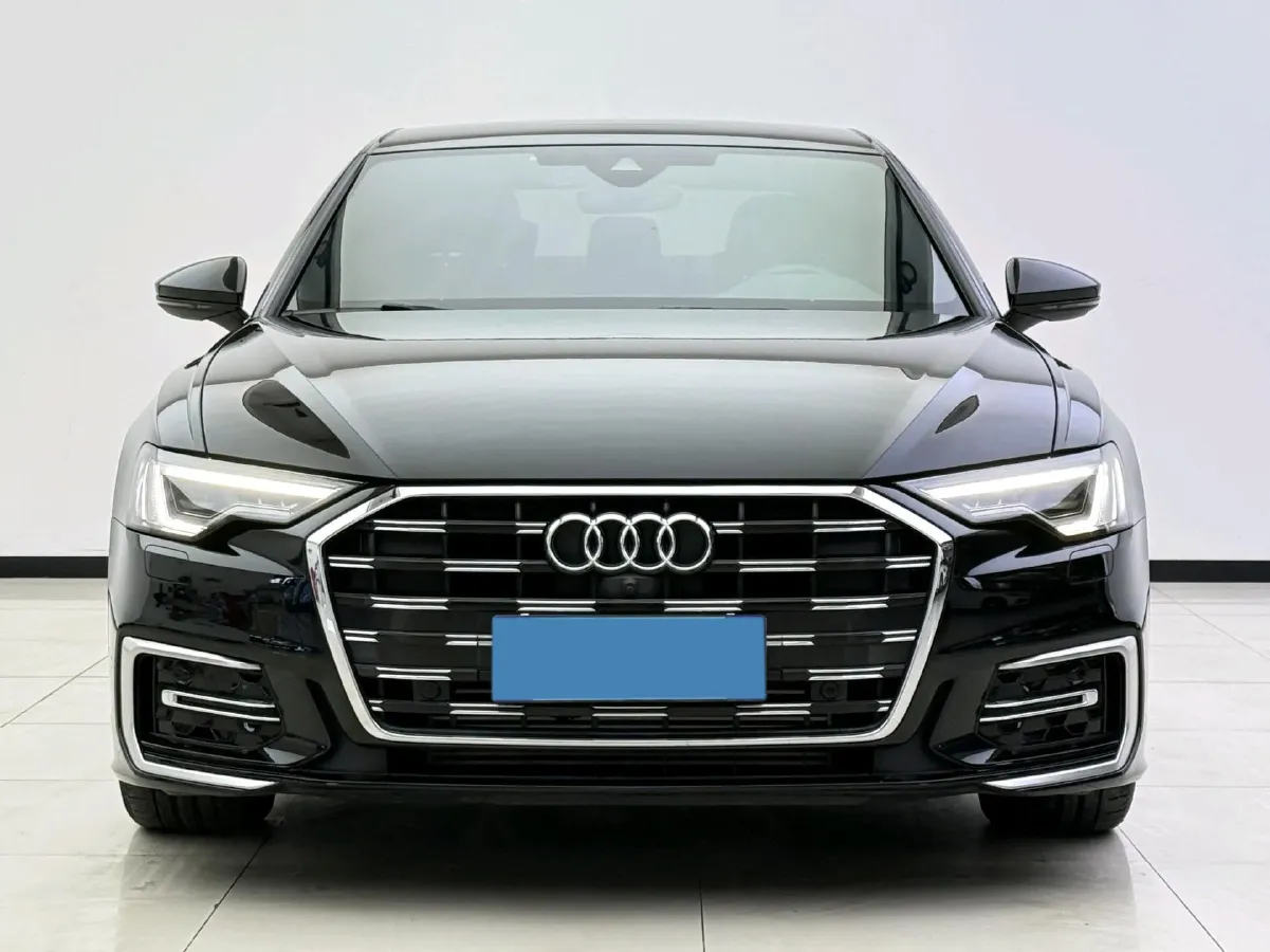 2023 Audi A6L 2.0T 245HP L4 7DCT,autocango,china used car exporter,china ev exporter,chinese used car exporter,chinese used ev exporter