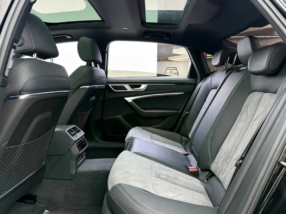 2023 Audi A6L 2.0T 245HP L4 7DCT,autocango,china used car exporter,china ev exporter,chinese used car exporter,chinese used ev exporter