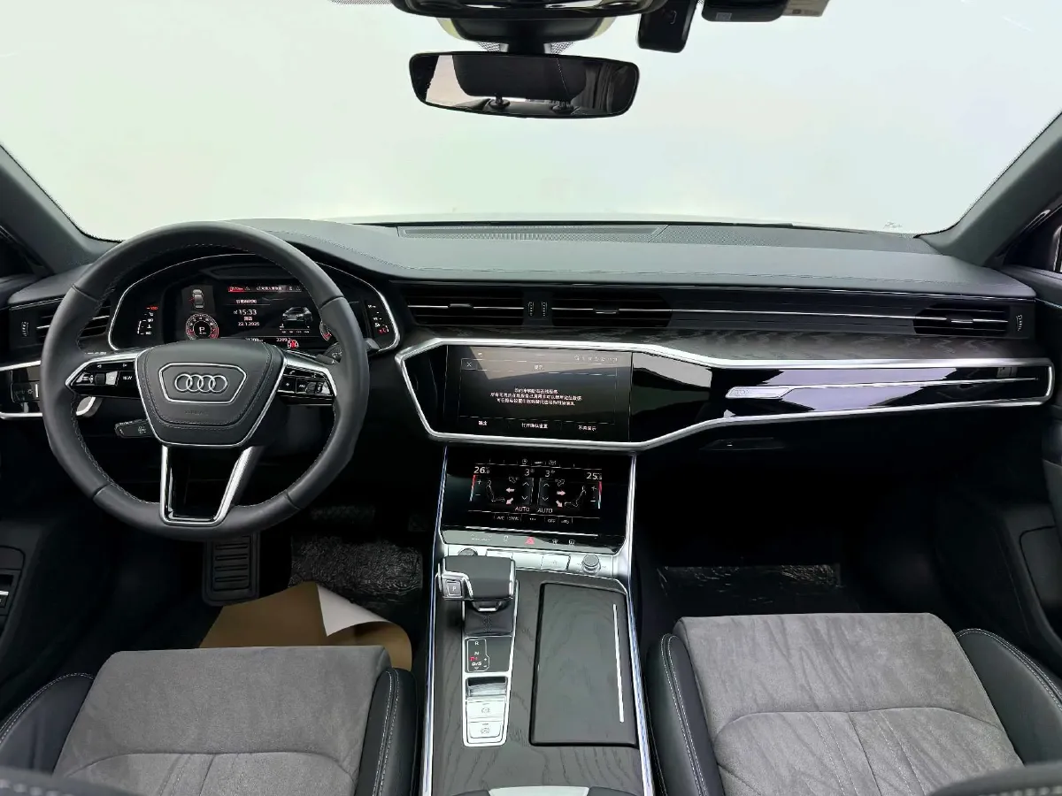 2023 Audi A6L 2.0T 245HP L4 7DCT,autocango,china used car exporter,china ev exporter,chinese used car exporter,chinese used ev exporter
