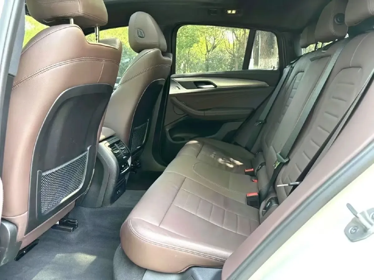 2021 BMW X4 2.0T 184HP L4 8AT,autocango,china used car exporter,china ev exporter,chinese used car exporter,chinese used ev exporter