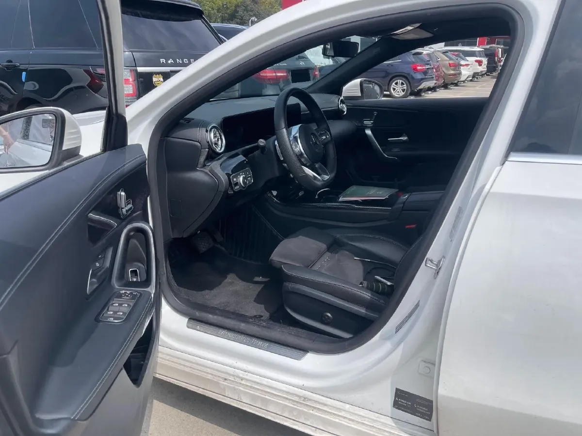 2021 Mercedes-Benz A Class 1.3T 163HP L4 7DCT,autocango,china used car exporter,china ev exporter,chinese used car exporter,chinese used ev exporter