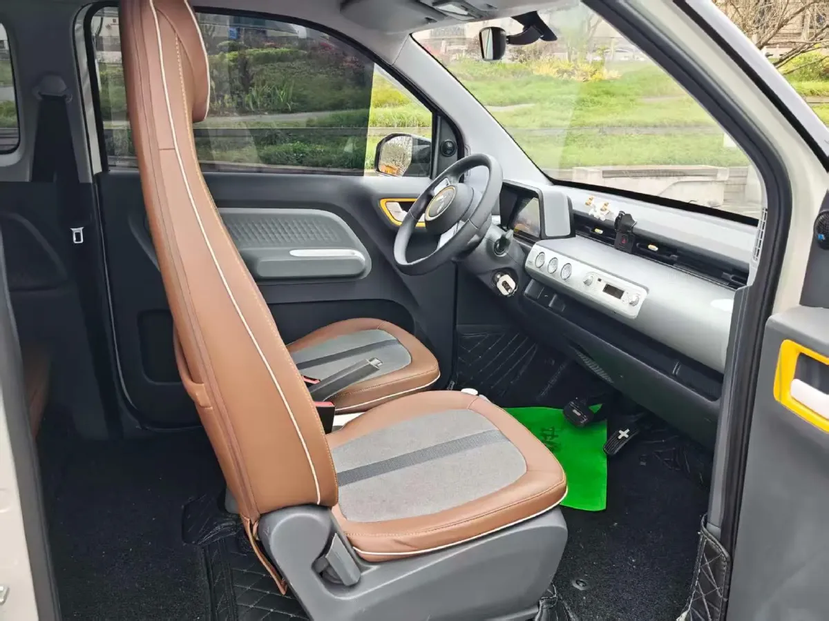 2022 WuLing HongGuang MINI EV BEV 26.5KWH,autocango,china used car exporter,china ev exporter,chinese used car exporter,chinese used ev exporter