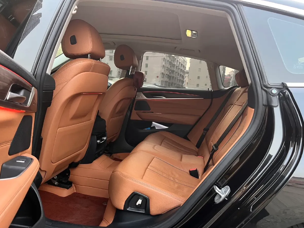 2021 BMW 6 Series GT 2.0T 258HP L4 8AT,autocango,china used car exporter,china ev exporter,chinese used car exporter,chinese used ev exporter