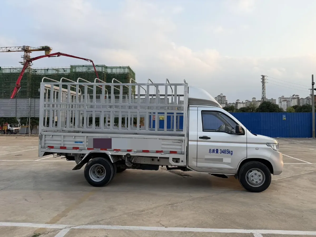 2023 WuLing RongGuang New Truck 2.0L 136HP L4 5MT,autocango,china used car exporter,china ev exporter,chinese used car exporter,chinese used ev exporter