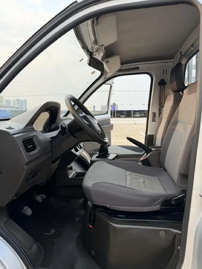 2023 WuLing RongGuang New Truck 2.0L 136HP L4 5MT,autocango,china used car exporter,china ev exporter,chinese used car exporter,chinese used ev exporter