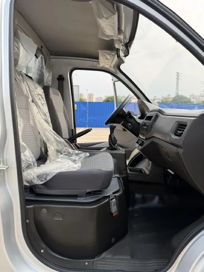 2023 WuLing RongGuang New Truck 2.0L 136HP L4 5MT,autocango,china used car exporter,china ev exporter,chinese used car exporter,chinese used ev exporter