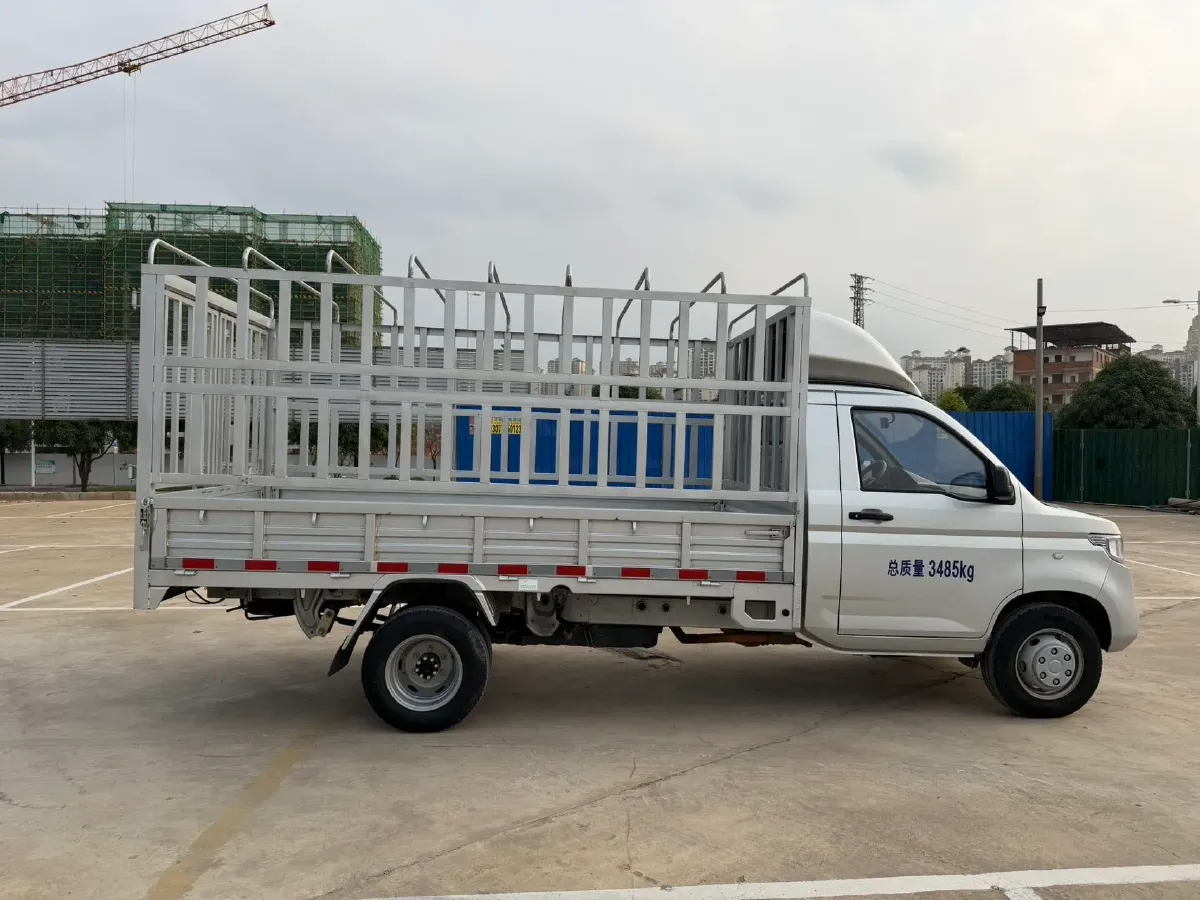 2023 WuLing RongGuang New Truck 2.0L 136HP L4 5MT,autocango,china used car exporter,china ev exporter,chinese used car exporter,chinese used ev exporter