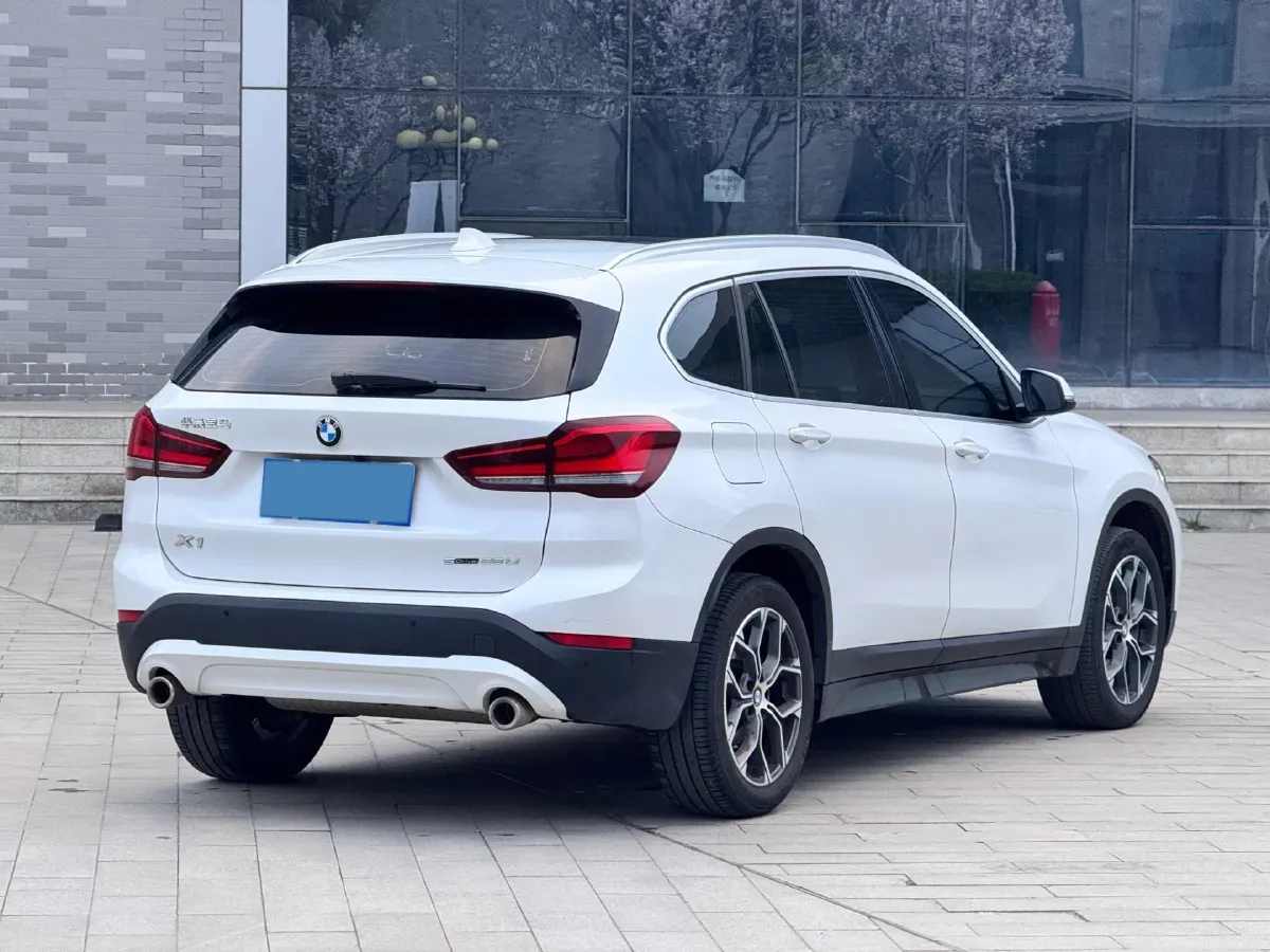 2021 BMW X1 2.0T 192HP L4 7DCT,autocango,china used car exporter,china ev exporter,chinese used car exporter,chinese used ev exporter