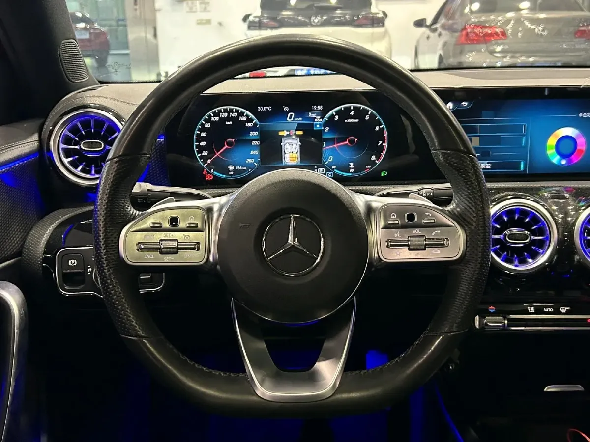 2022 Mercedes-Benz A Class 1.3T 163HP L4 7DCT,autocango,china used car exporter,china ev exporter,chinese used car exporter,chinese used ev exporter