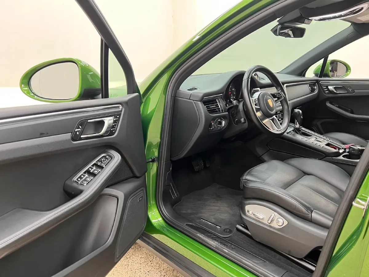 2018 Porsche Macan 2.0T 252HP L4 7DCT,autocango,china used car exporter,china ev exporter,chinese used car exporter,chinese used ev exporter