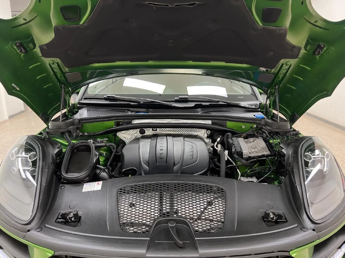 2018 Porsche Macan 2.0T 252HP L4 7DCT,autocango,china used car exporter,china ev exporter,chinese used car exporter,chinese used ev exporter