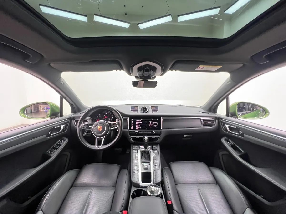 2018 Porsche Macan 2.0T 252HP L4 7DCT,autocango,china used car exporter,china ev exporter,chinese used car exporter,chinese used ev exporter