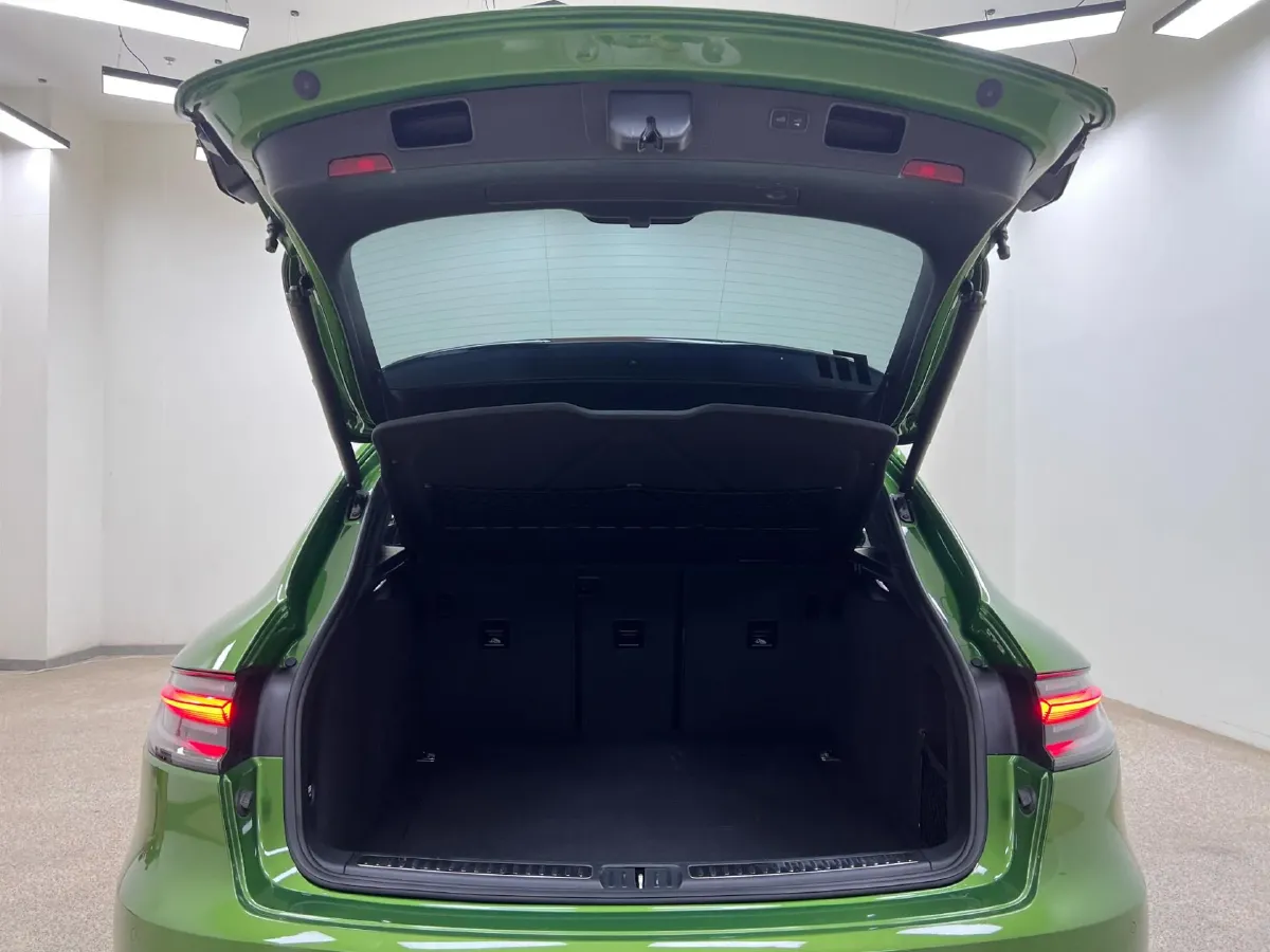 2018 Porsche Macan 2.0T 252HP L4 7DCT,autocango,china used car exporter,china ev exporter,chinese used car exporter,chinese used ev exporter