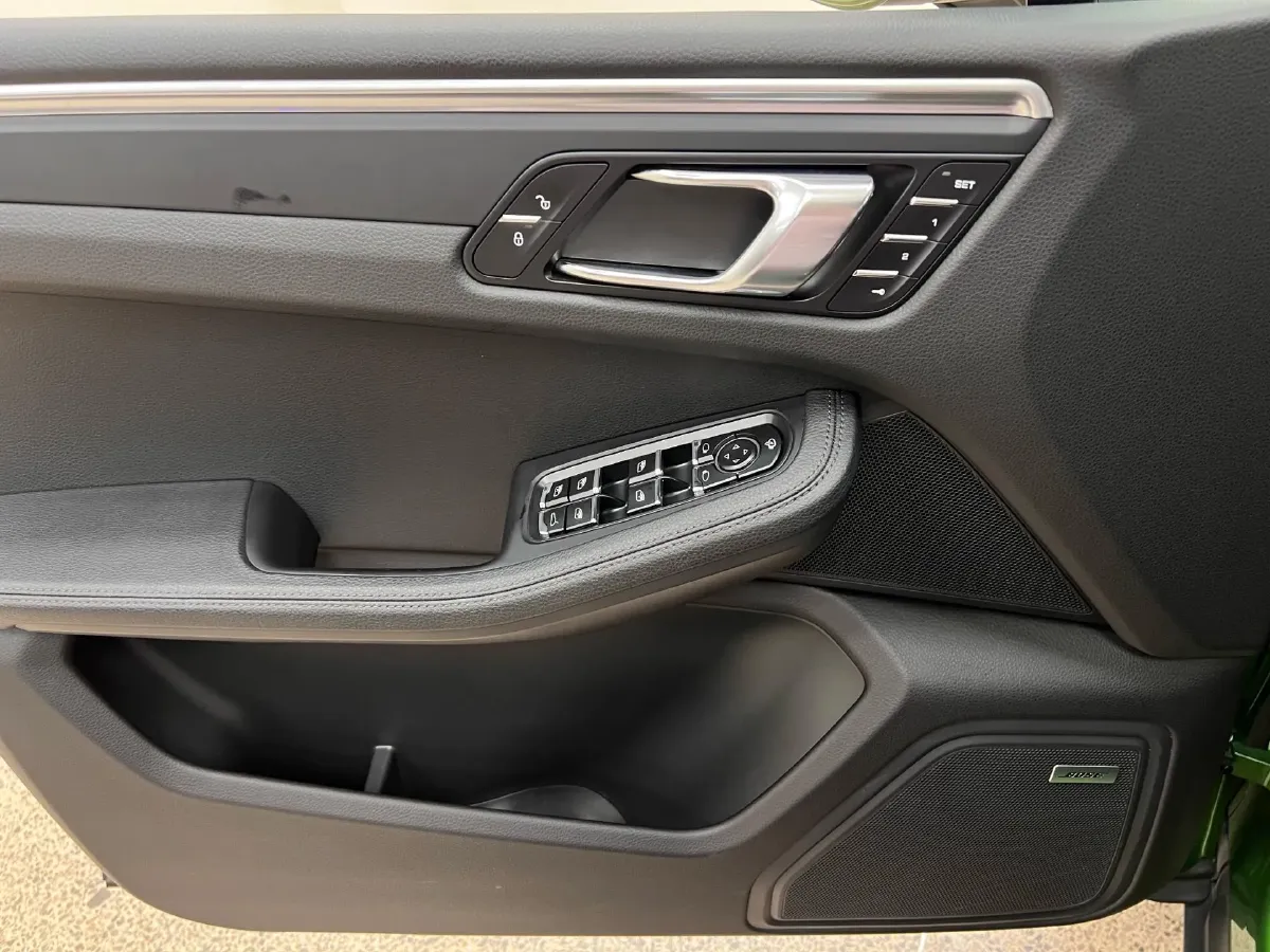 2018 Porsche Macan 2.0T 252HP L4 7DCT,autocango,china used car exporter,china ev exporter,chinese used car exporter,chinese used ev exporter