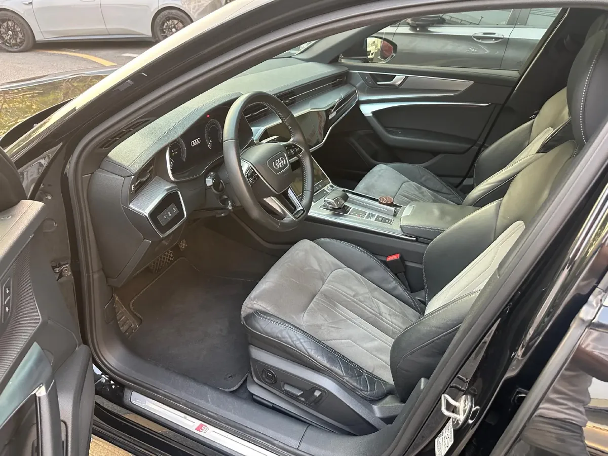 2020 Audi A6L 2.0T 252HP L4 7DCT PHEV 14.1KWH,autocango,china used car exporter,china ev exporter,chinese used car exporter,chinese used ev exporter