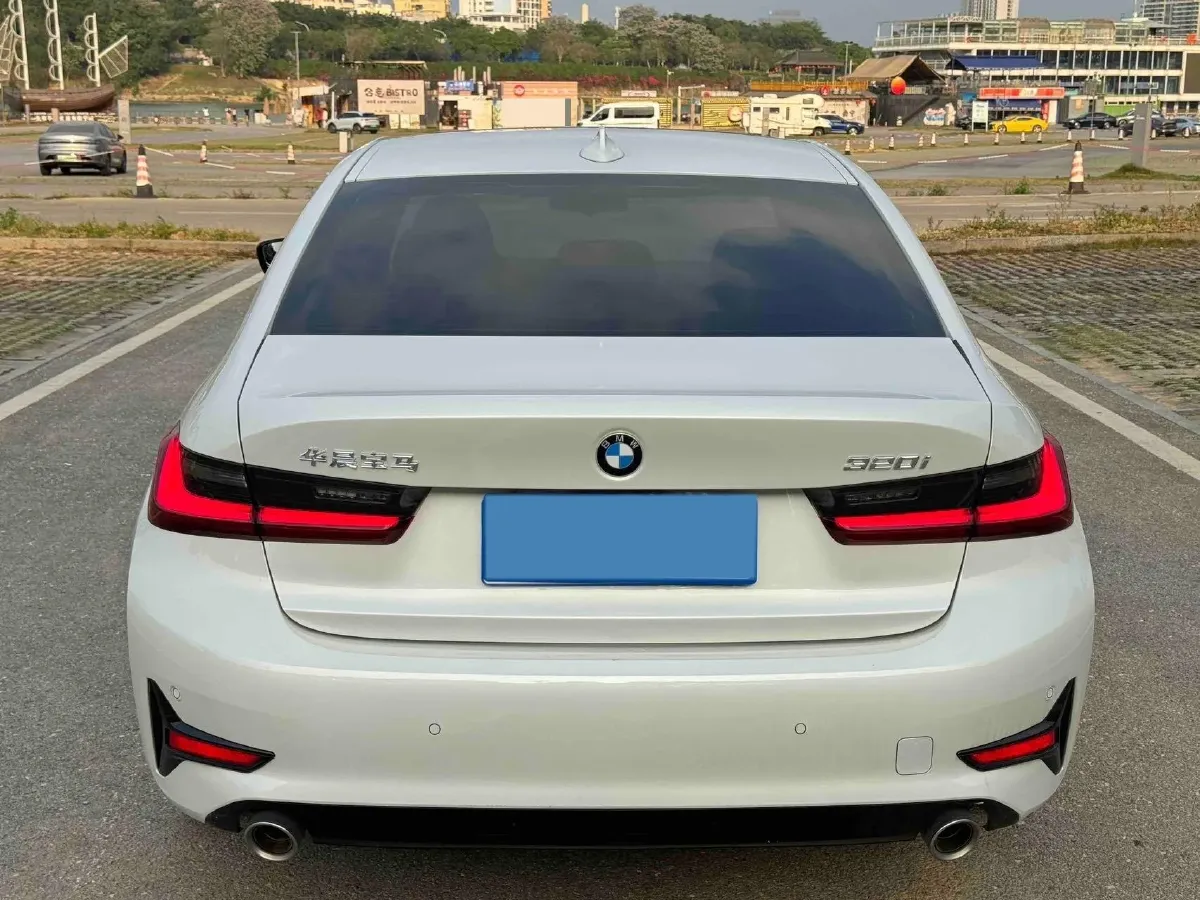 2022 BMW 3 Series 2.0T 156HP L4 8AT,autocango,china used car exporter,china ev exporter,chinese used car exporter,chinese used ev exporter