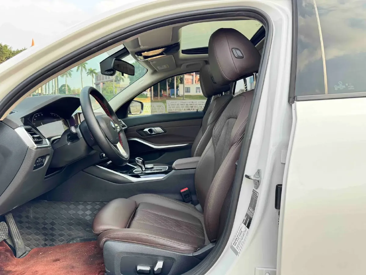 2022 BMW 3 Series 2.0T 156HP L4 8AT,autocango,china used car exporter,china ev exporter,chinese used car exporter,chinese used ev exporter