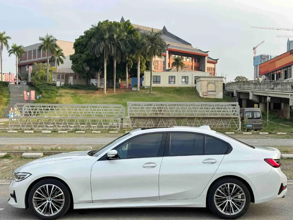 2022 BMW 3 Series 2.0T 156HP L4 8AT,autocango,china used car exporter,china ev exporter,chinese used car exporter,chinese used ev exporter