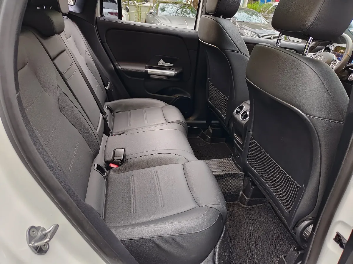 2022 Mercedes-Benz GLA Class 1.3T 136HP L4 7DCT,autocango,china used car exporter,china ev exporter,chinese used car exporter,chinese used ev exporter