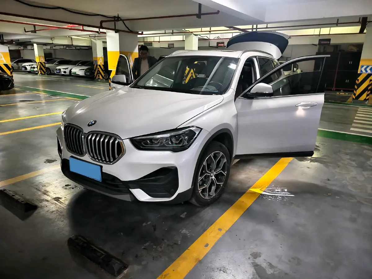 2022 BMW X1 2.0T 192HP L4 7DCT,autocango,china used car exporter,china ev exporter,chinese used car exporter,chinese used ev exporter