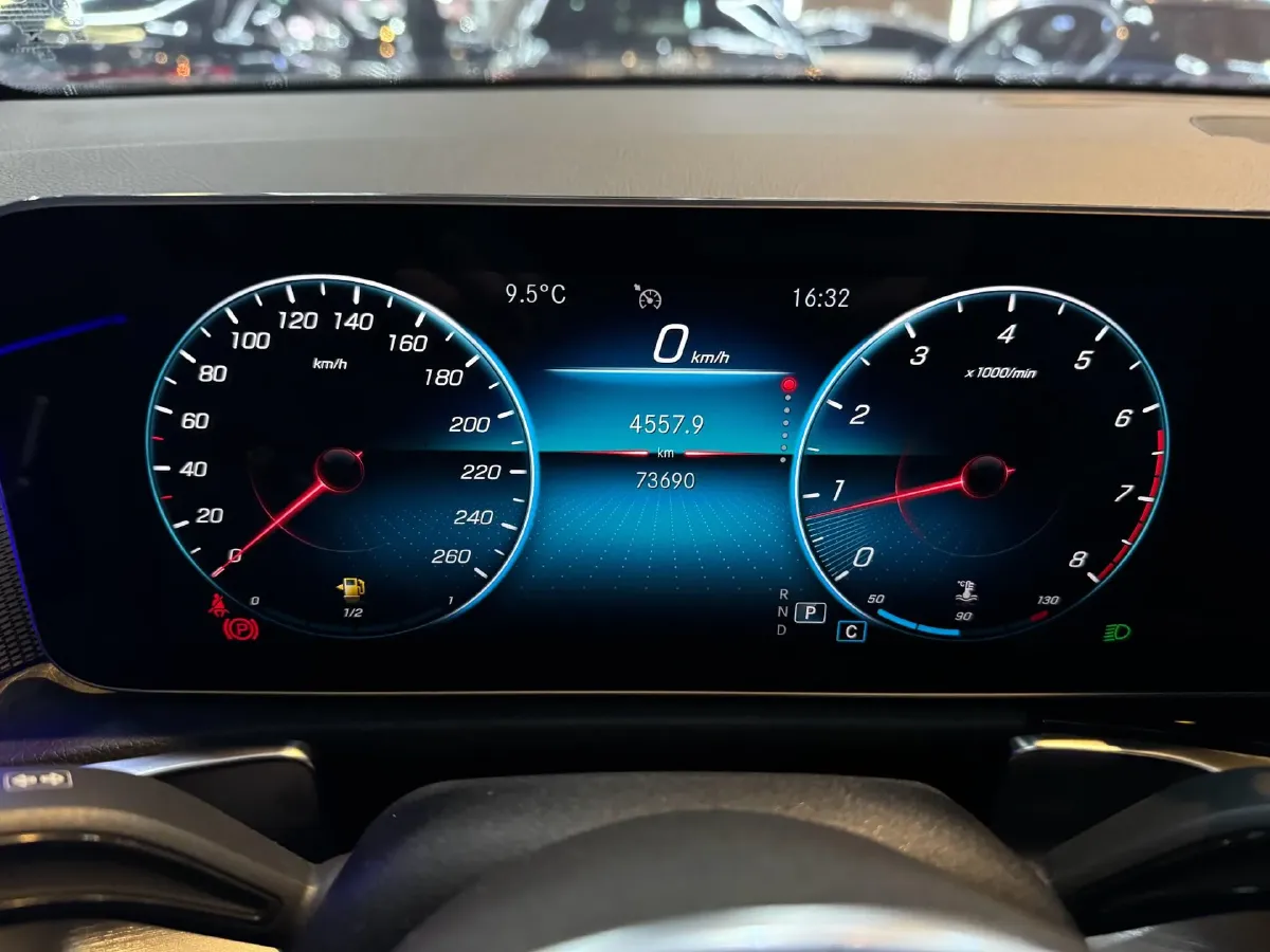 2020 Mercedes-Benz GLB Class 1.3T 136HP L4 7DCT,autocango,china used car exporter,china ev exporter,chinese used car exporter,chinese used ev exporter