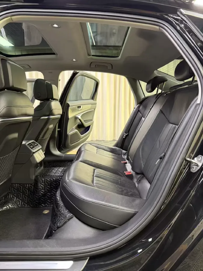 2022 Audi A6L 2.0T 224HP L4 7DCT,autocango,china used car exporter,china ev exporter,chinese used car exporter,chinese used ev exporter