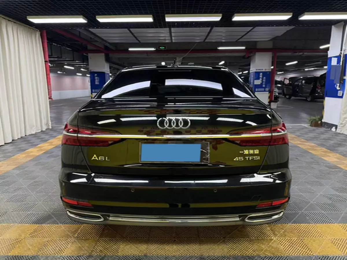 2022 Audi A6L 2.0T 224HP L4 7DCT,autocango,china used car exporter,china ev exporter,chinese used car exporter,chinese used ev exporter