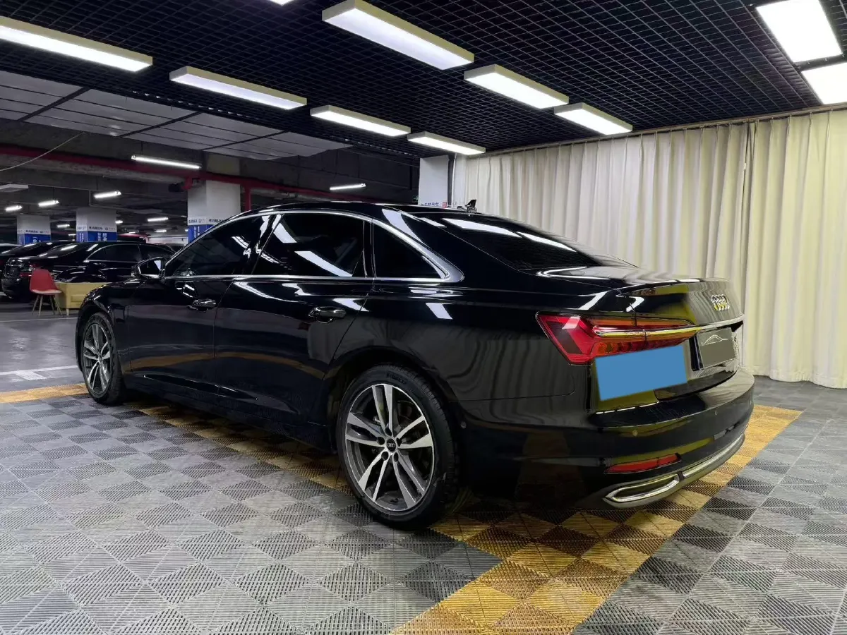 2022 Audi A6L 2.0T 224HP L4 7DCT,autocango,china used car exporter,china ev exporter,chinese used car exporter,chinese used ev exporter