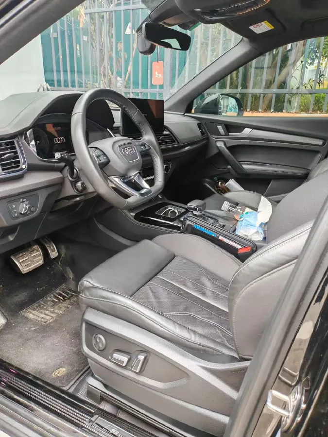 2023 Audi Q5L 2.0T 190HP L4 7DCT,autocango,china used car exporter,china ev exporter,chinese used car exporter,chinese used ev exporter