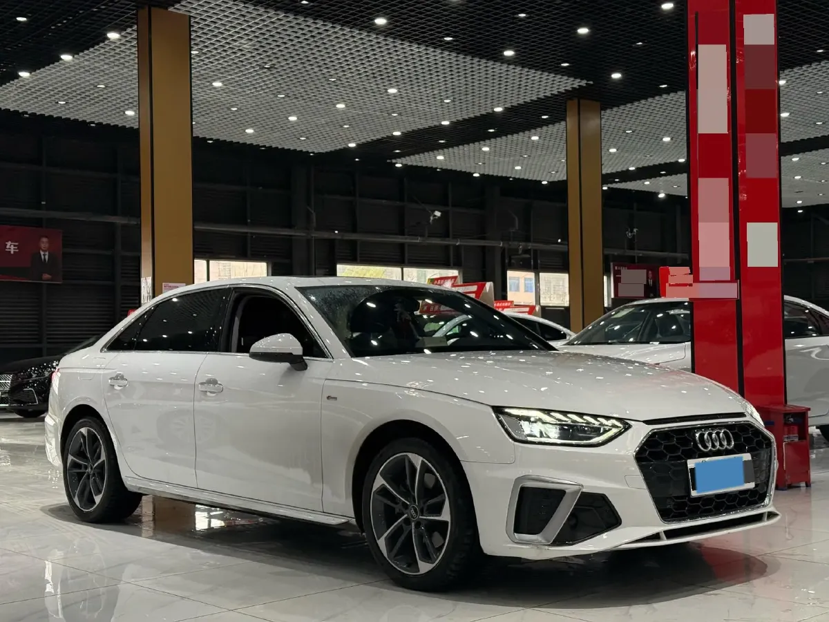 2023 Audi A4L 2.0T 190HP L4 7DCT,autocango,china used car exporter,china ev exporter,chinese used car exporter,chinese used ev exporter