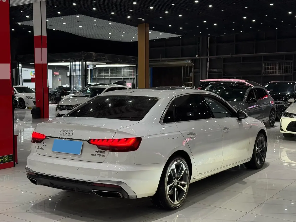 2023 Audi A4L 2.0T 190HP L4 7DCT,autocango,china used car exporter,china ev exporter,chinese used car exporter,chinese used ev exporter