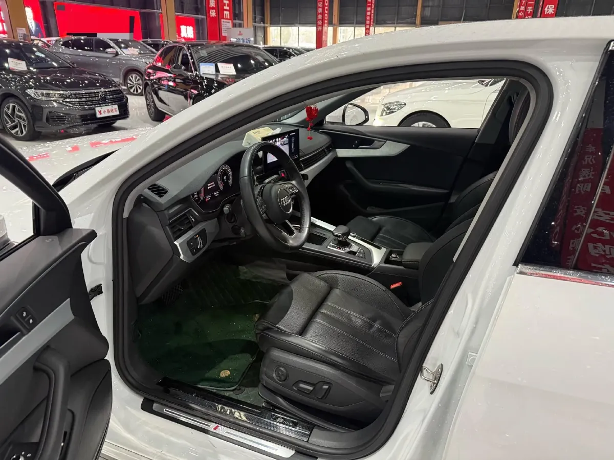 2023 Audi A4L 2.0T 190HP L4 7DCT,autocango,china used car exporter,china ev exporter,chinese used car exporter,chinese used ev exporter