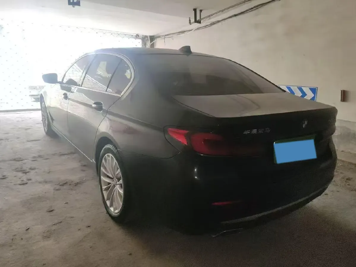 2022 BMW 5 Series 2.0T 184HP L4 8AT,autocango,china used car exporter,china ev exporter,chinese used car exporter,chinese used ev exporter