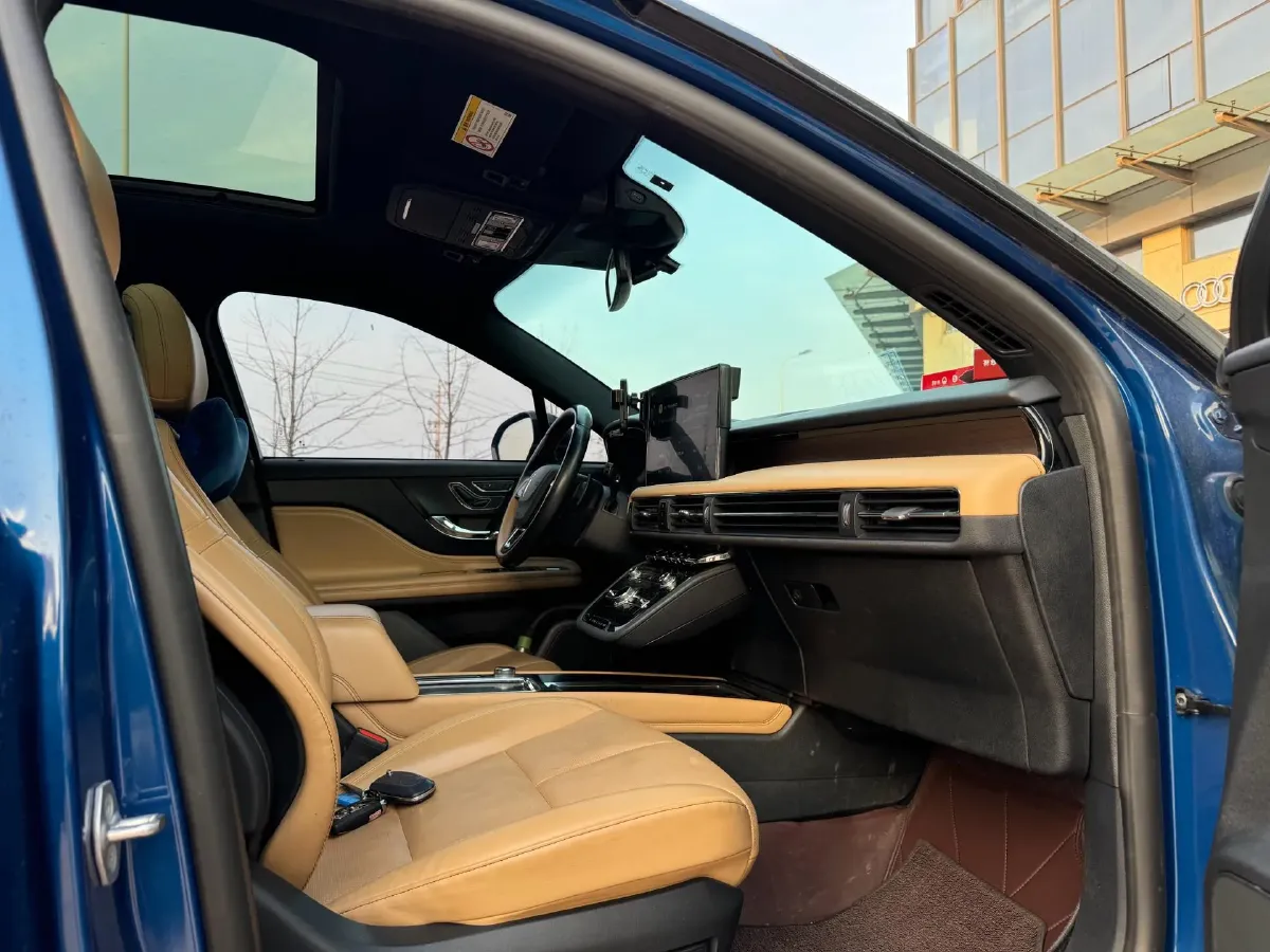 2022 Lincoln Corsair 2.0T 245HP L4 8AT,autocango,china used car exporter,china ev exporter,chinese used car exporter,chinese used ev exporter