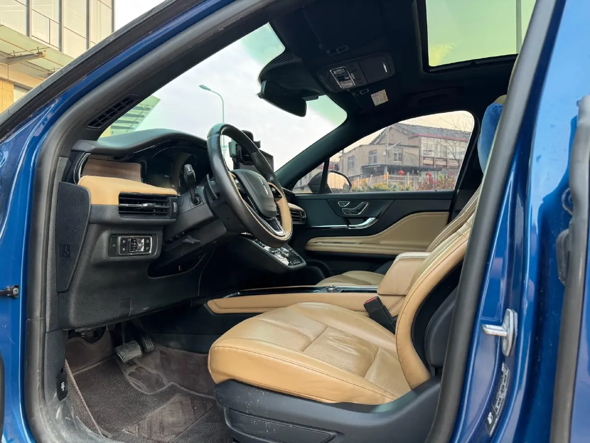 2022 Lincoln Corsair 2.0T 245HP L4 8AT,autocango,china used car exporter,china ev exporter,chinese used car exporter,chinese used ev exporter